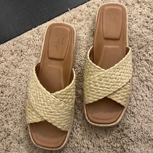 Crown Vintage Natural Slides